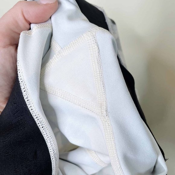 ⚡️SOLD⚡️ lululemon yin to you pretty plume angel wing crop leggings - Picture 7 of 8